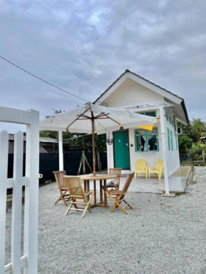 Beachfront Tiny House near Jetty of Kuala Besut